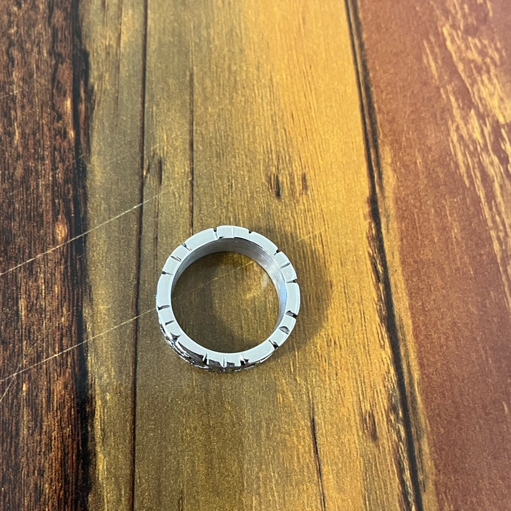 Silver And Black Patterned Ring - image 3